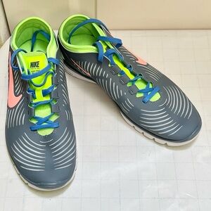 BNWOT Nike Free 3.0 Balanza sneakers